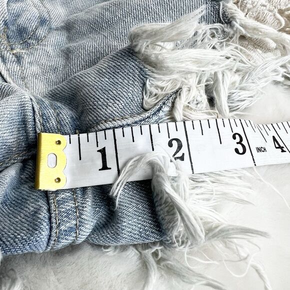 Free People Daisy Chain Lace Cutoff Button Fly Jean Shorts Light Wash Women’s 27 - Picture 12 of 12